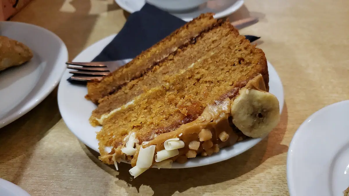 The Riverside Tea Garden – cake shop in Fordingbridge town centre